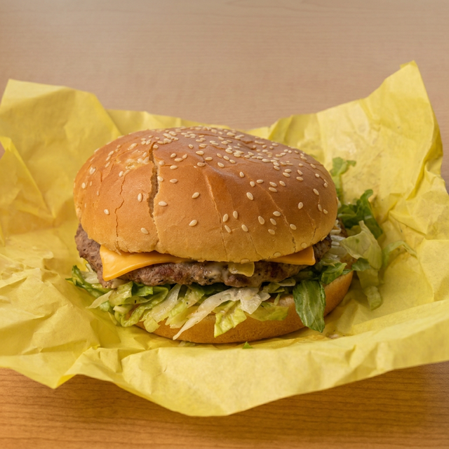 1/4 Lb Cheeseburger.